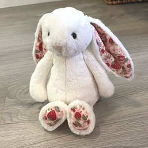 JELLYCAT Cream Berry Blossom Bashful Bunny Small 8”